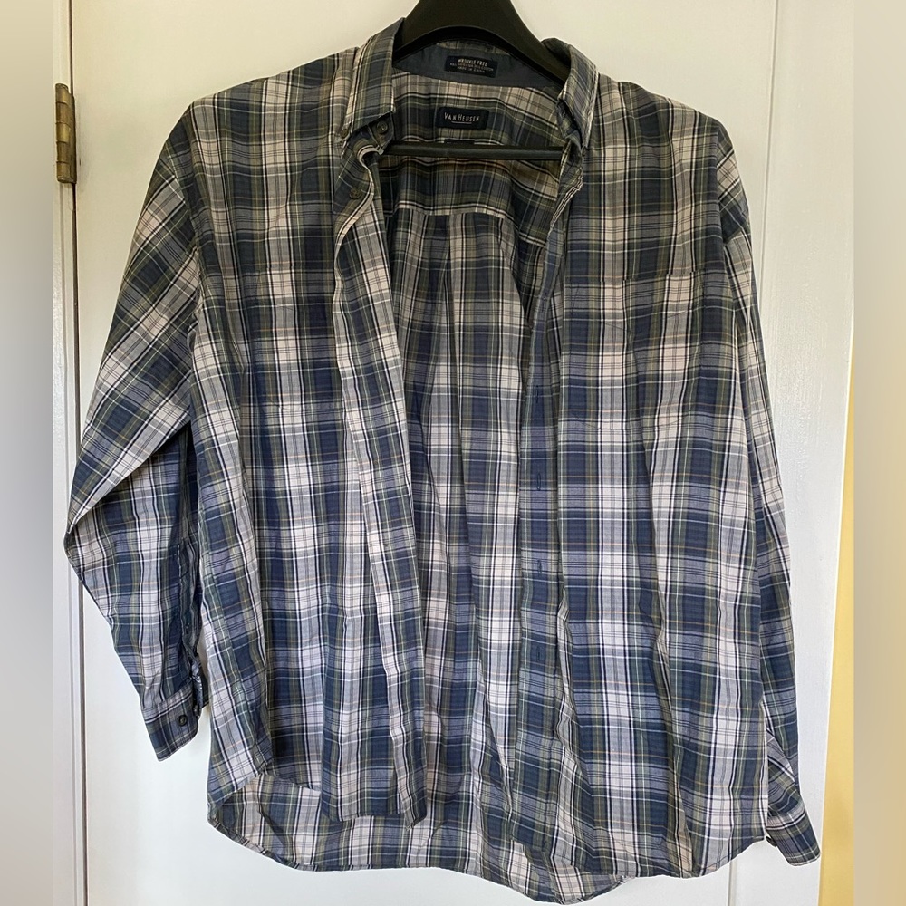 Van Heusen men’s XL shirt, wrinkle free